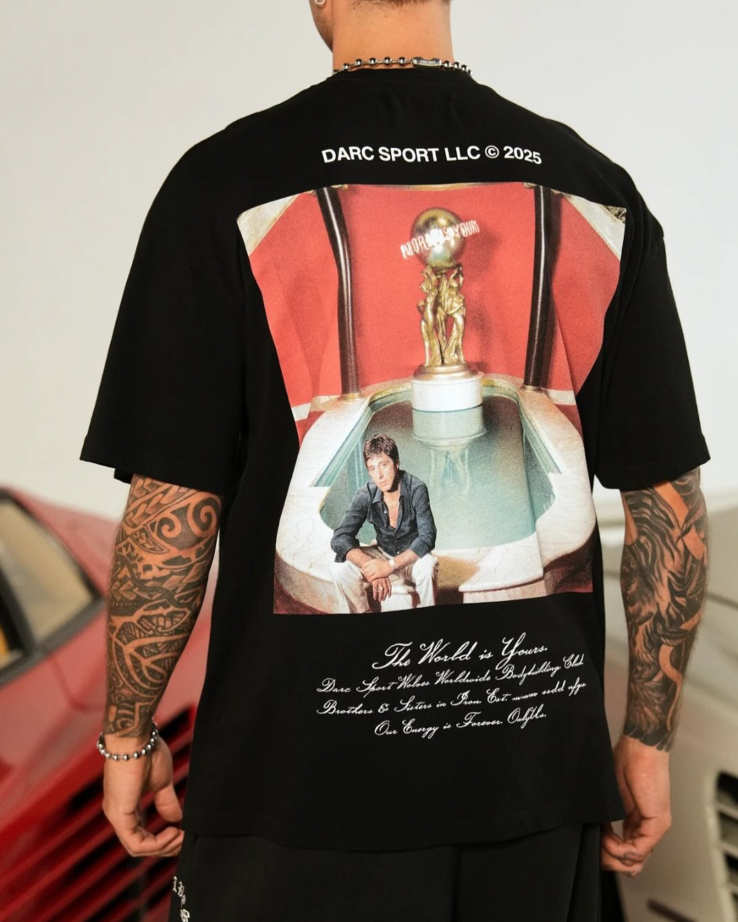 CAMISETA OVERSIZED - THE WORLD IS YOURS BLACK