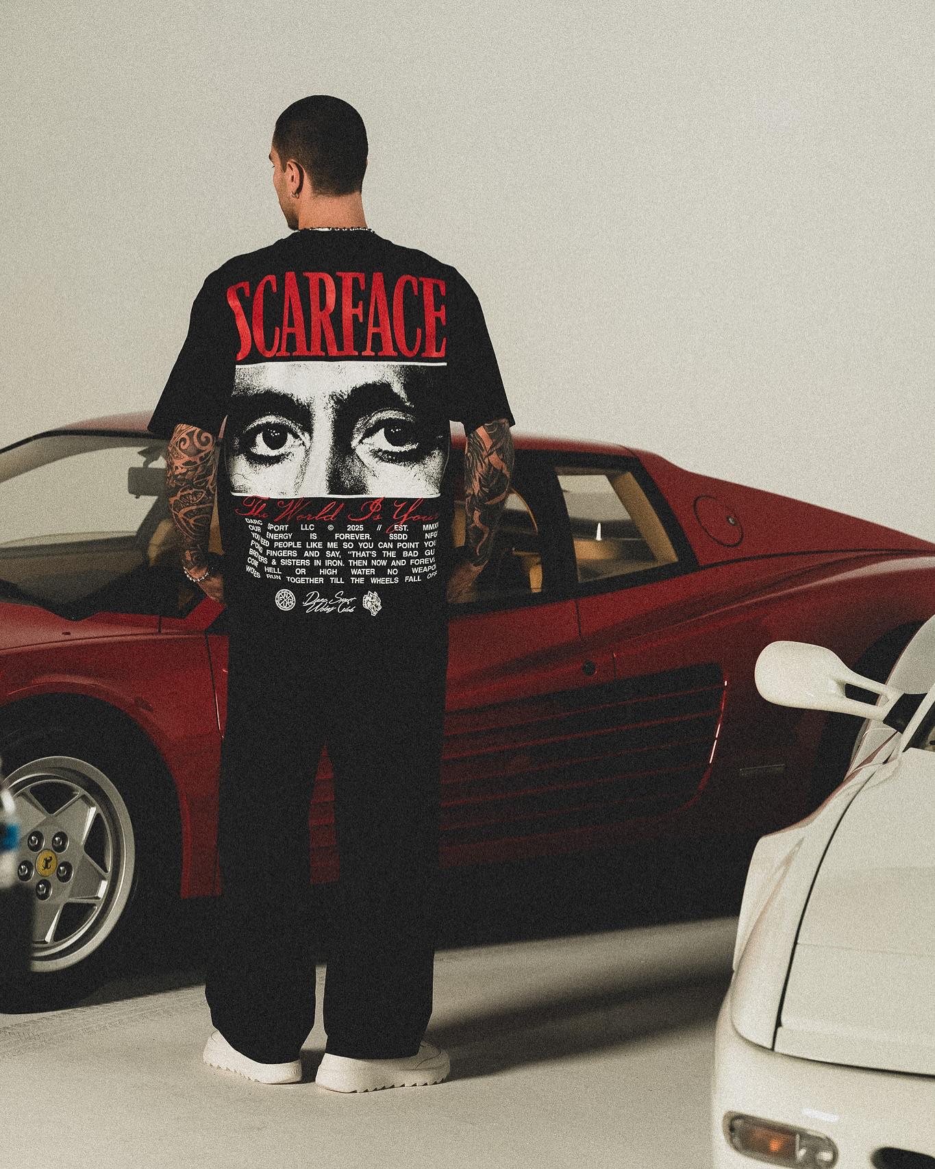 CAMISETA OVERSIZED -  THE EYES CHICO BLACK