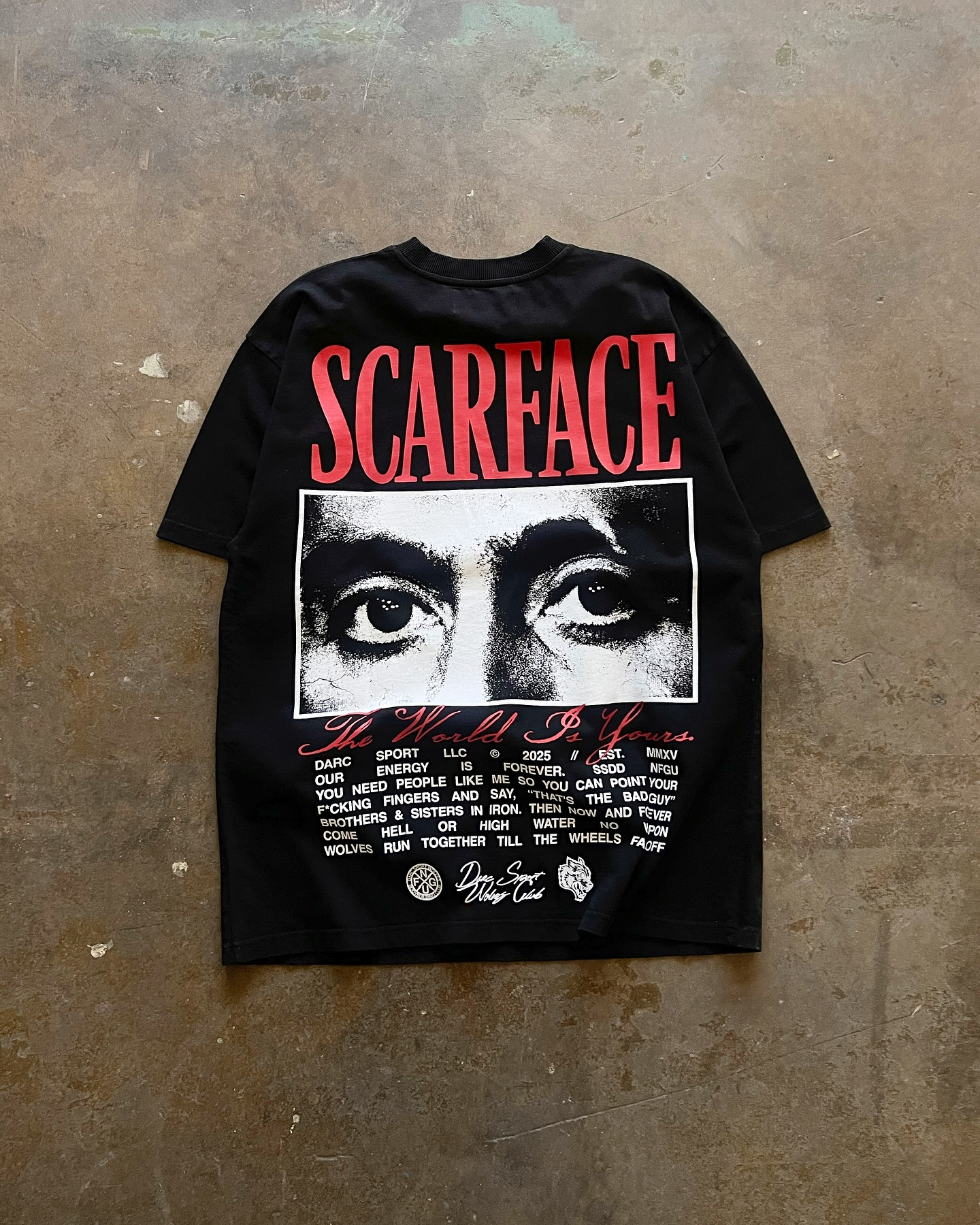 CAMISETA OVERSIZED -  THE EYES CHICO BLACK